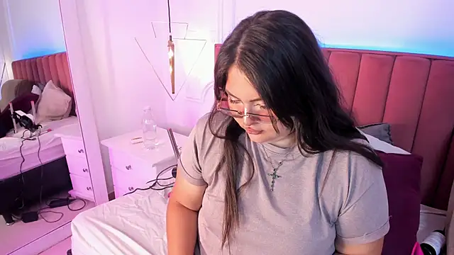 Tessa Sinclaire online show from 23, 4, 2026