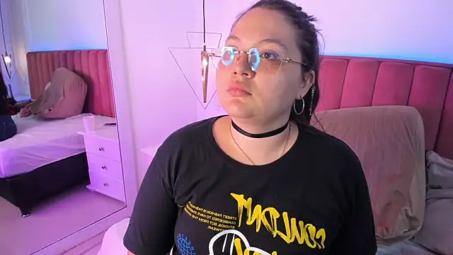 Tessa Sinclaire online show from 4, 4, 2026