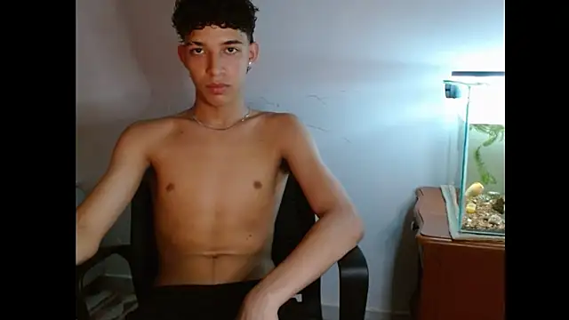 Snapshot of Xtremeplay_18 chatting on 8, 10, 2025 Xtremeplay 18 online show from 8, 10, 2025