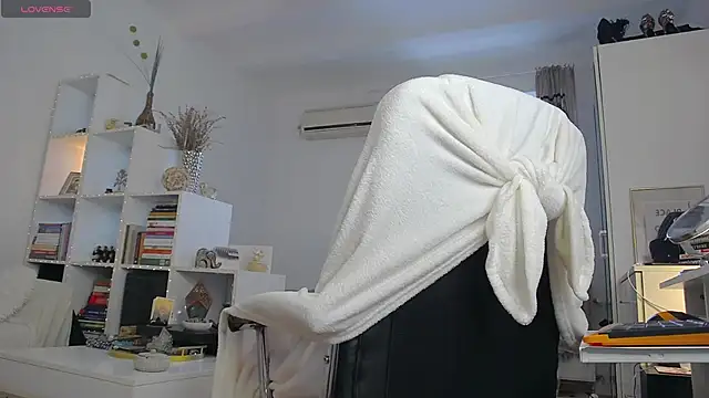 BohoBabeLexy online show from 2, 2, 2026