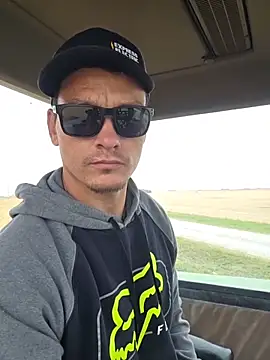 twistafatpipe online show from 25, 10, 2025