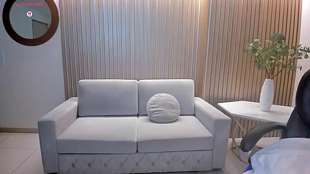 VeronicaBlue online show from 1, 2, 2026