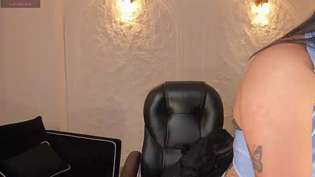 Snapshot of MilaColeman chatting on 15, 11, 2025 MilaColeman online show from 15, 11, 2025