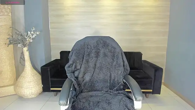 Snapshot of MilaColeman chatting on 4, 10, 2025 MilaColeman online show from 4, 10, 2025