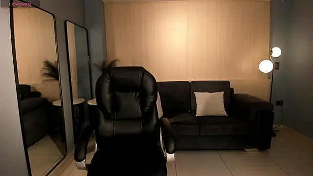 Snapshot of MilaColeman chatting on 5, 11, 2025 MilaColeman online show from 5, 11, 2025