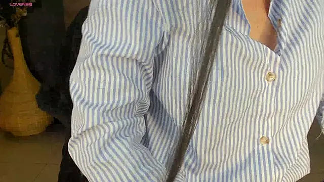 Snapshot of MilaColeman chatting on 5, 10, 2025 MilaColeman online show from 5, 10, 2025