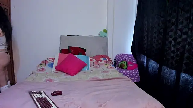 Snapshot of Ashley_Monroe chatting on 23, 5, 2026 Ashley Monroe online show from 23, 5, 2026