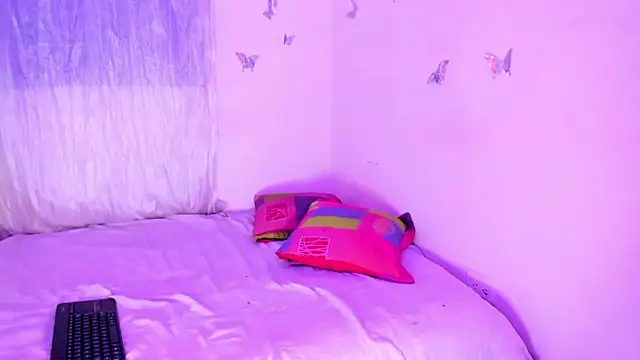 EVELYNN LUXX online show from 4, 3, 2026