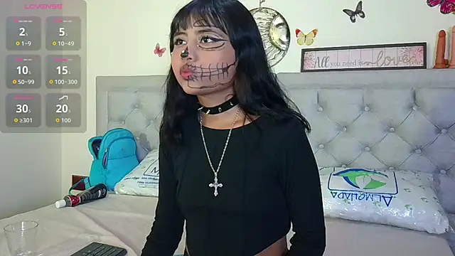 Snapshot of NubesNubladas chatting on 25, 10, 2025 NubesNubladas online show from 25, 10, 2025