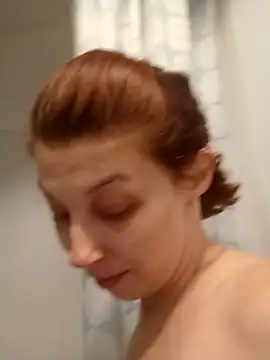 snowbunnyyBby00 online show from 22, 9, 2025