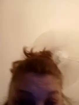 snowbunnyyBby00 online show from 7, 10, 2025