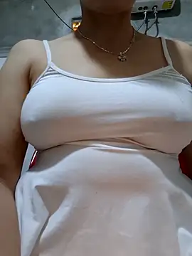 Snapshot of Nana-bar chatting on 11, 6, 2026 Nana-bar online show from 11, 6, 2026