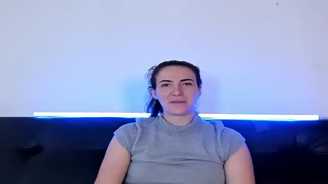 katalella brown1 online show from 25, 9, 2025