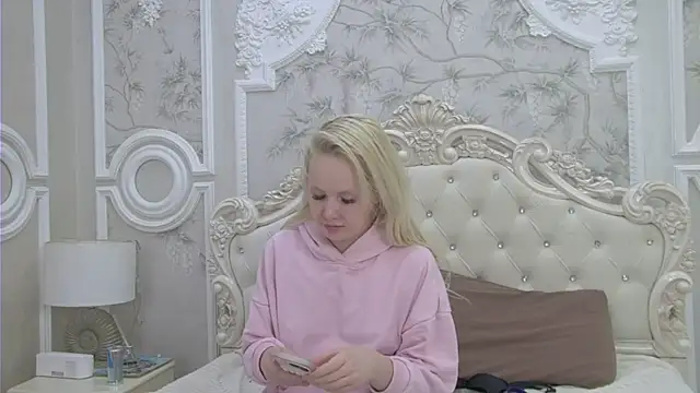EllieFrosty  online show from 6, 6, 2026
