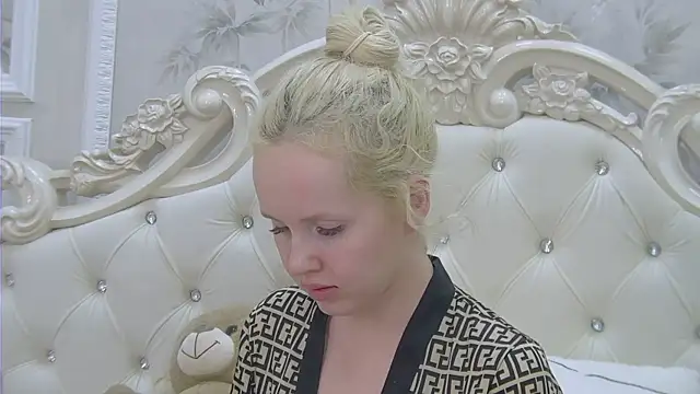 EllieFrosty  online show from 13, 11, 2025