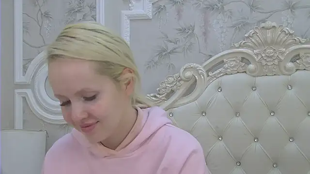 EllieFrosty  online show from 14, 6, 2026