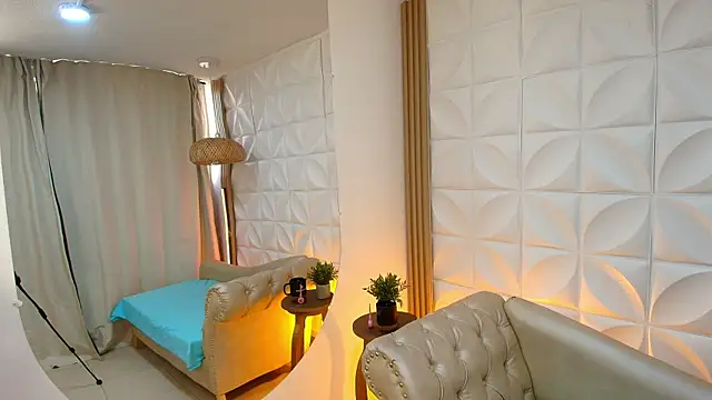 Snapshot of Lily_rousee_ chatting on 7, 11, 2025 Lily rousee online show from 7, 11, 2025