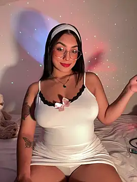 Snapshot of Linda_Saenz_ chatting on 8, 7, 2026 Linda Saenz online show from 8, 7, 2026