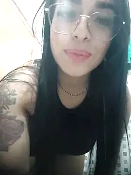 Linda Saenz  online show from 22, 9, 2025