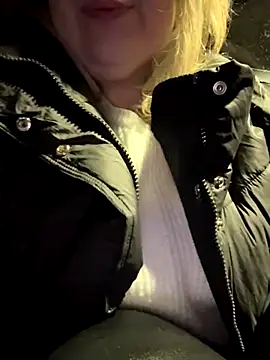 Snapshot of LizaTits chatting on 29, 11, 2025 LizaTits online show from 29, 11, 2025