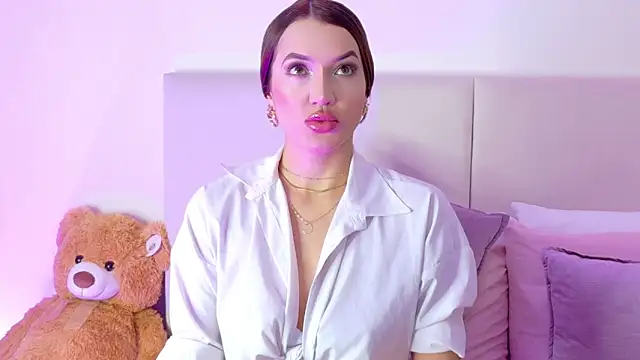 Bella-taylorr online show from 10, 10, 2025