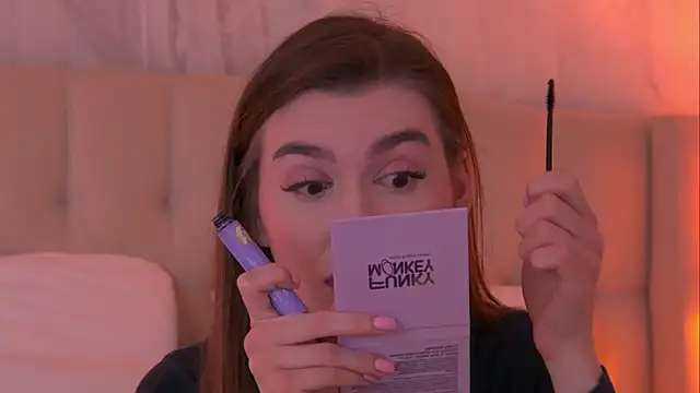 AshleyEvance online show from 17, 4, 2026