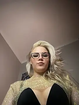 April Purr online show from 18, 11, 2025