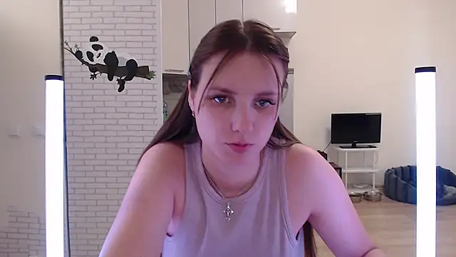 Snapshot of Leonaalove chatting on 15, 4, 2026 Leonaalove online show from 15, 4, 2026