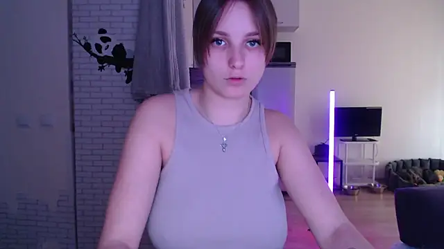 Snapshot of Leonaalove chatting on 1, 4, 2026 Leonaalove online show from 1, 4, 2026