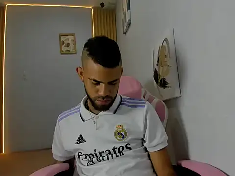 adri sexboy229 online show from 9, 9, 2025