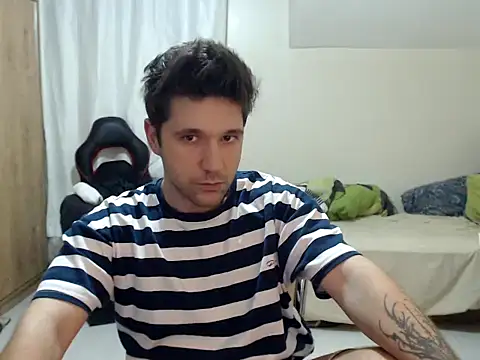 Snapshot of 2handsomemann chatting on 26, 9, 2025 2handsomemann online show from 26, 9, 2025