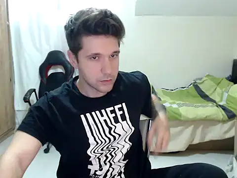 Snapshot of 2handsomemann chatting on 18, 9, 2025 2handsomemann online show from 18, 9, 2025