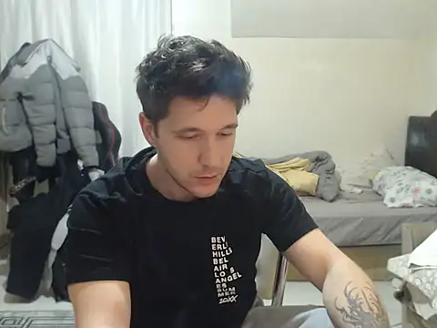 Snapshot of 2handsomemann chatting on 28, 3, 2026 2handsomemann online show from 28, 3, 2026