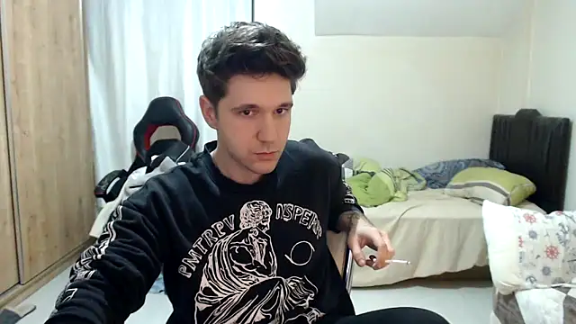 Snapshot of 2handsomemann chatting on 10, 10, 2025 2handsomemann online show from 10, 10, 2025