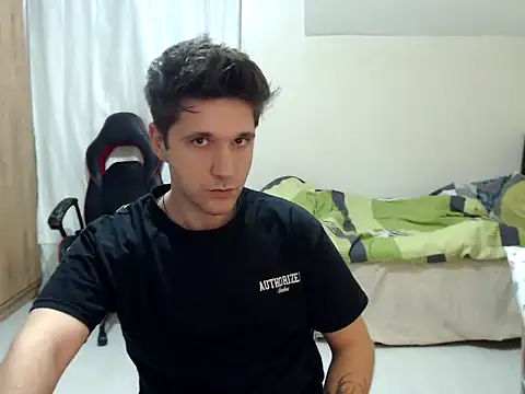Snapshot of 2handsomemann chatting on 16, 9, 2025 2handsomemann online show from 16, 9, 2025