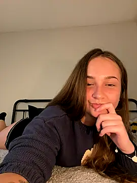 MadilynX777 online show from 5, 10, 2025