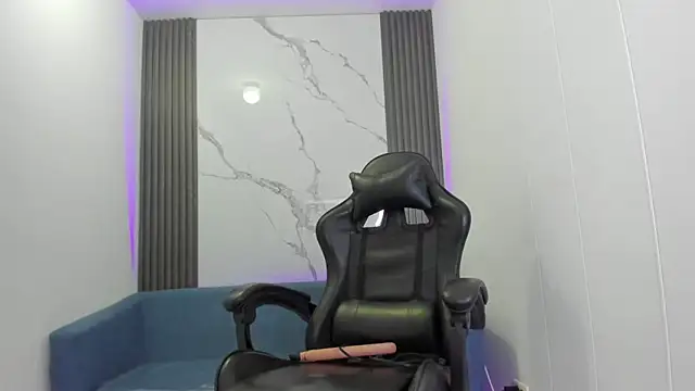 ShaunaDream online show from 10, 10, 2025