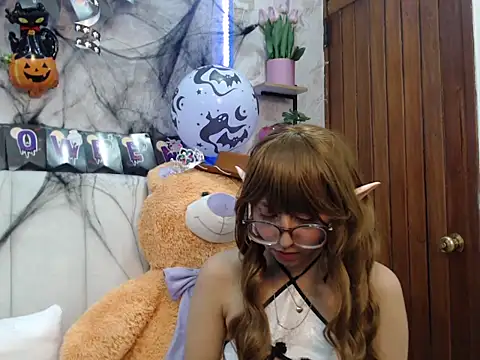 VioletxBloom online show from 16, 10, 2025