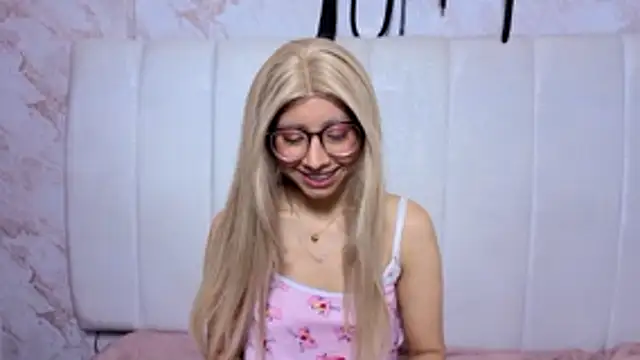 VioletxBloom online show from 18, 12, 2025