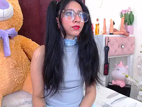 VioletxBloom online show from 9, 10, 2025