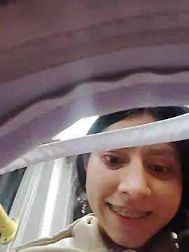 VioletxBloom online show from 2, 12, 2025