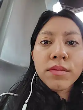 VioletxBloom online show from 3, 12, 2025