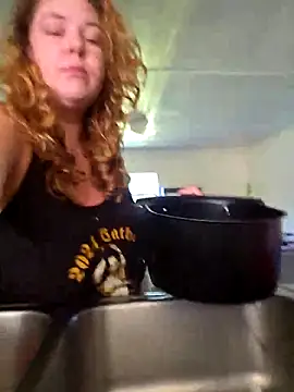 Snapshot of LacyLaurent chatting on 12, 5, 2026 LacyLaurent online show from 12, 5, 2026