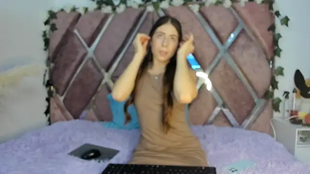 Snapshot of lalau809 chatting on 26, 9, 2025 lalau809 online show from 26, 9, 2025