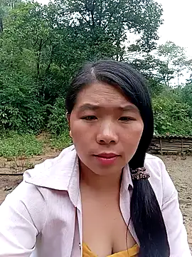 quynhkoolbae online show from 3, 10, 2025
