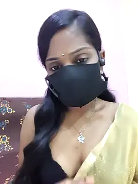 Snapshot of mounika26 chatting on 21, 9, 2025 mounika26 online show from 21, 9, 2025