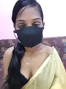 Snapshot of mounika26 chatting on 19, 9, 2025 mounika26 online show from 19, 9, 2025