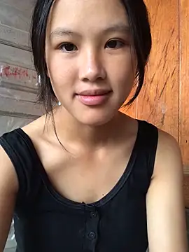 Snapshot of May_nhi chatting on 13, 9, 2025 May nhi online show from 13, 9, 2025
