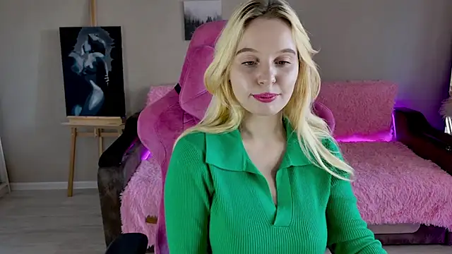 Charming Cutie online show from 10, 9, 2025
