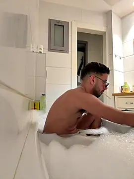 husbandandwifetobe online show from 18, 10, 2025